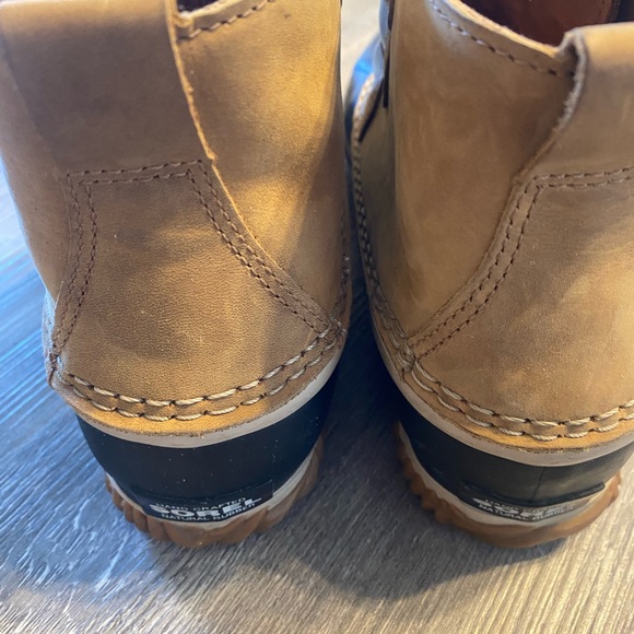 EUC SOREL Out N About Duck Boots 9 Worn Once! - Picture 7 of 8